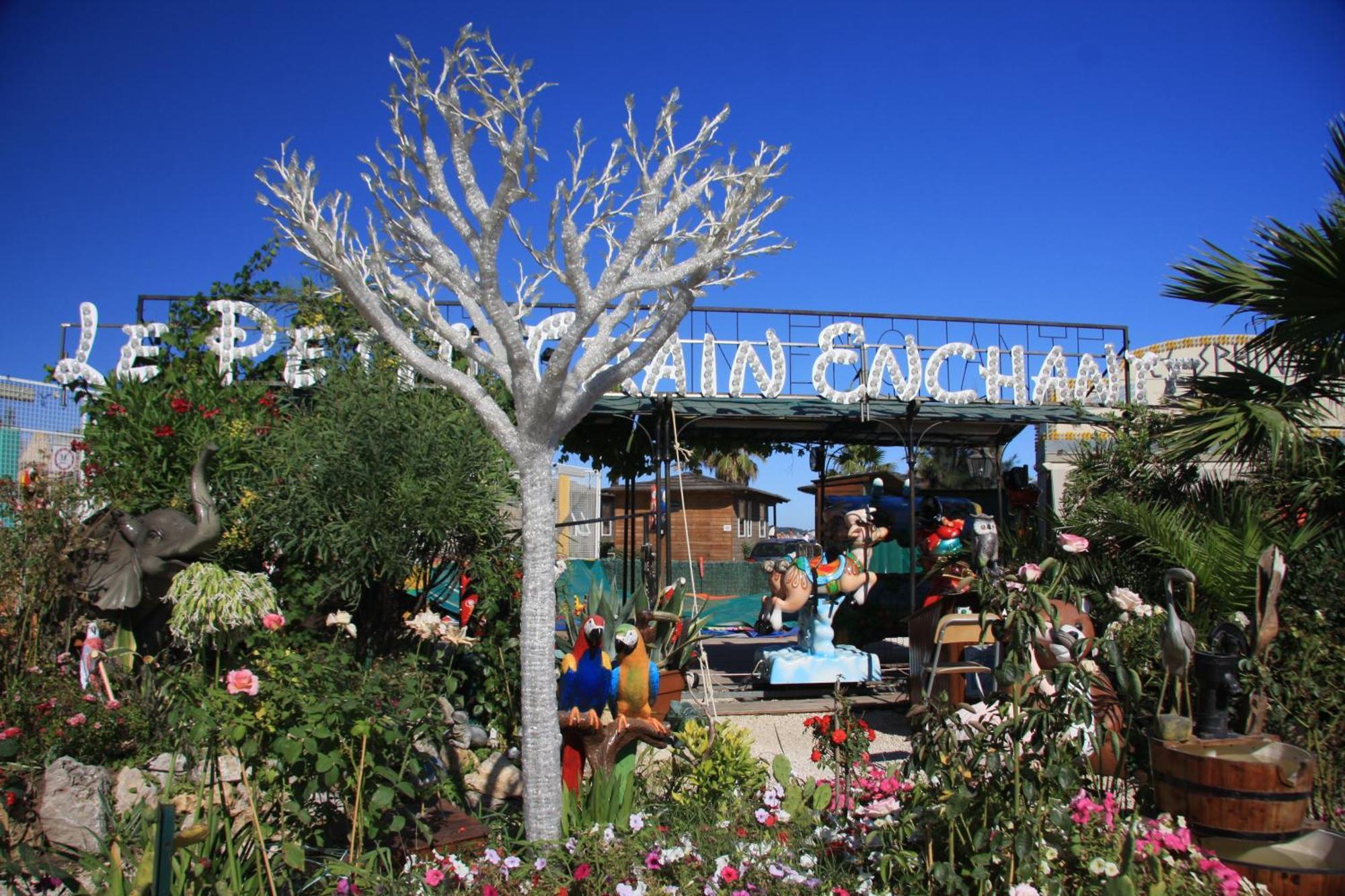 Vic'S Land Holidays Grimaud Ngoại thất bức ảnh